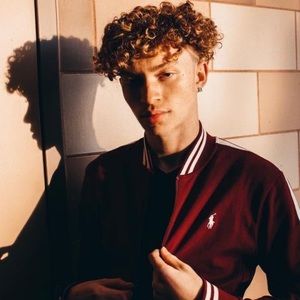 Meet your Posher, Elijah